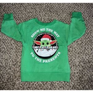 Star Wars Boys Green "Show me the way to the‎ presents" Christmas sweatshirt xs